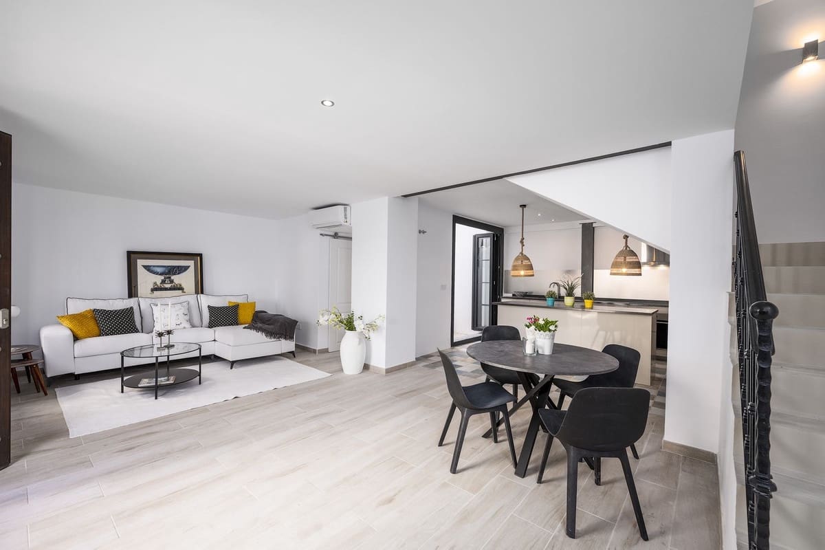 3 soveværelse Byhus til salg i Estepona - € 850.000 (Ref: 7373866)