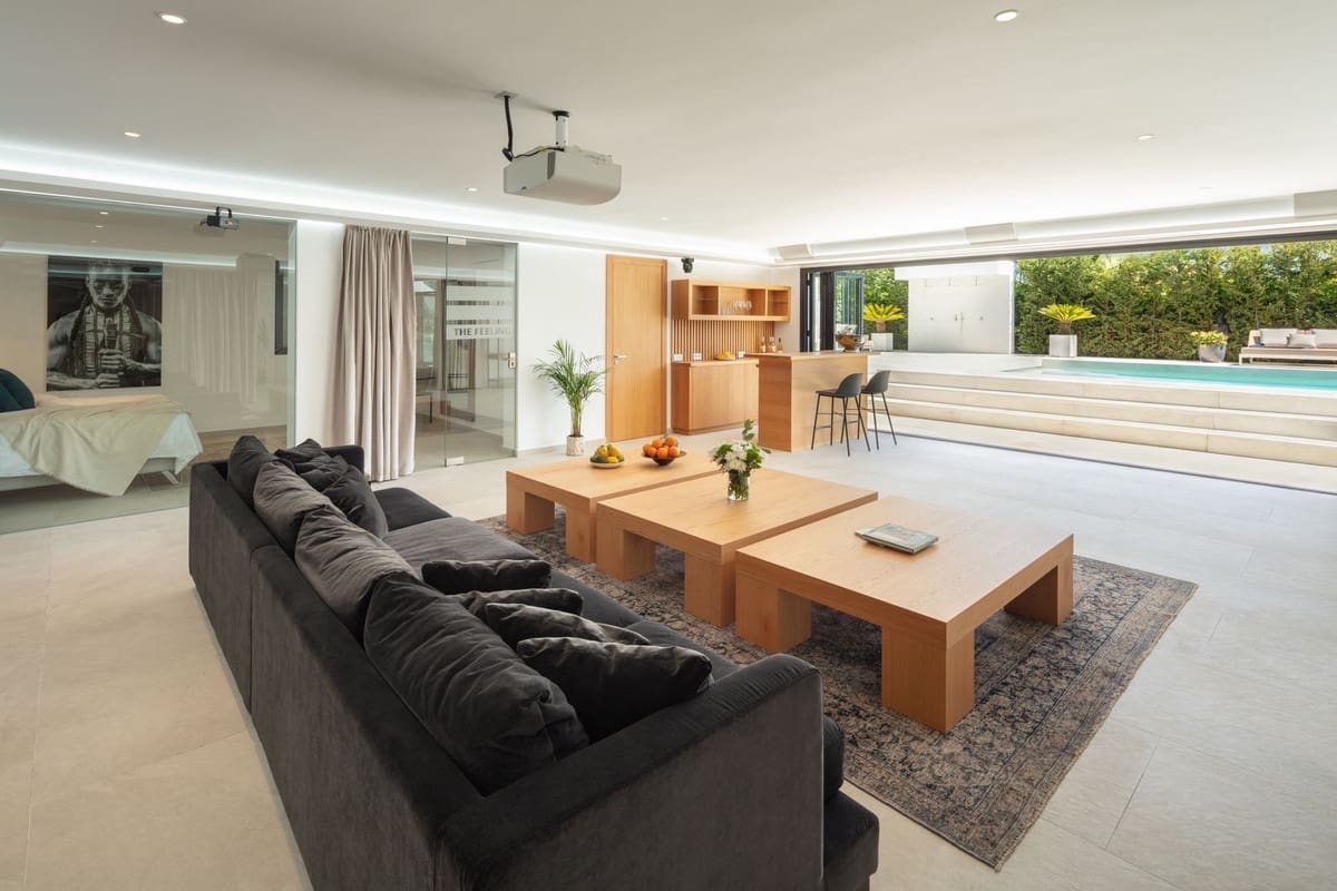 5 soveværelse Villa til salg i Nueva Andalucia med swimmingpool garage - € 3.900.000 (Ref: 7491313)