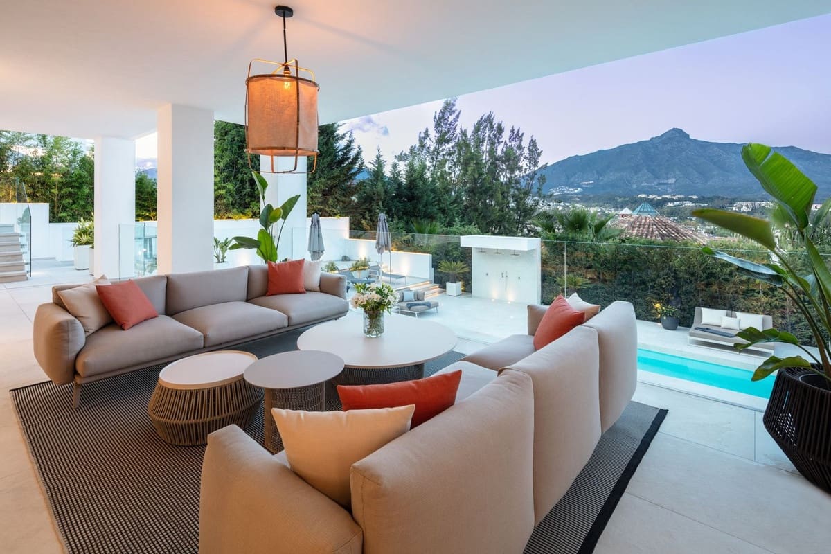 Chalet de 5 habitaciones en Nueva Andalucia en venta con piscina garaje - 3.900.000 € (Ref: 7491313)