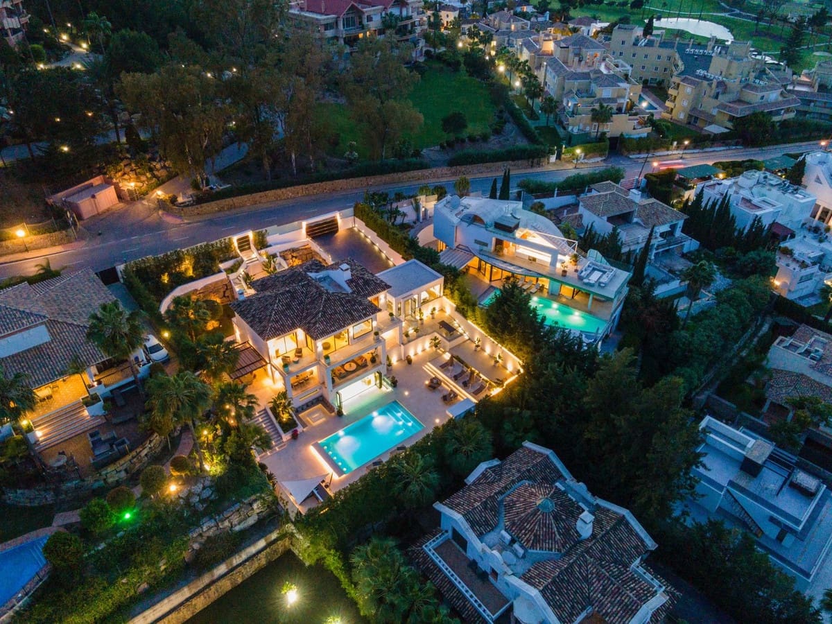 Chalet de 5 habitaciones en Nueva Andalucia en venta con piscina garaje - 3.900.000 € (Ref: 7491313)