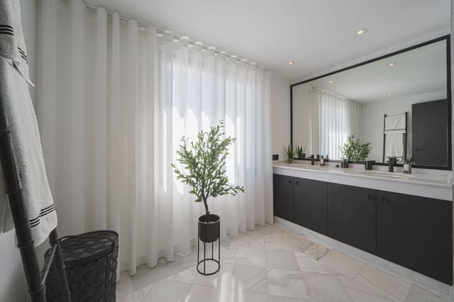 5 soverom Villa til salgs i Rodeo Alto - Guadaiza - La Campana, Marbella med svømmebasseng garasje - € 2 295 000 (Ref: 7491315)