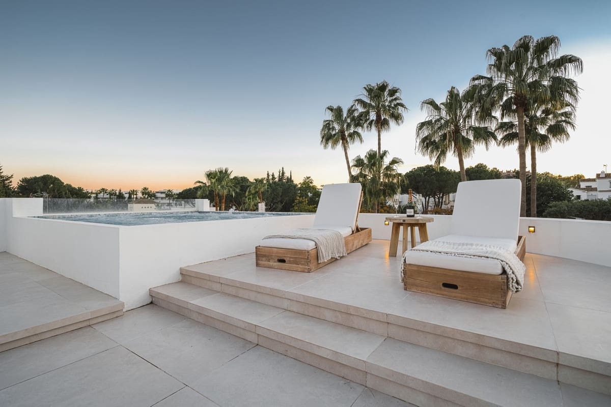 5 soveværelse Villa til salg i Nueva Andalucia med swimmingpool garage - € 2.295.000 (Ref: 7491315)