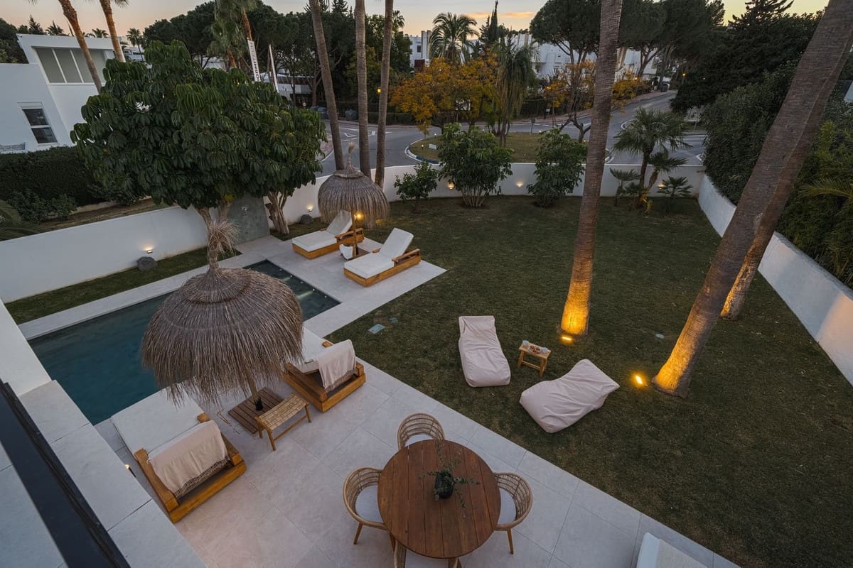 5 soveværelse Villa til salg i Nueva Andalucia med swimmingpool garage - € 2.295.000 (Ref: 7491315)