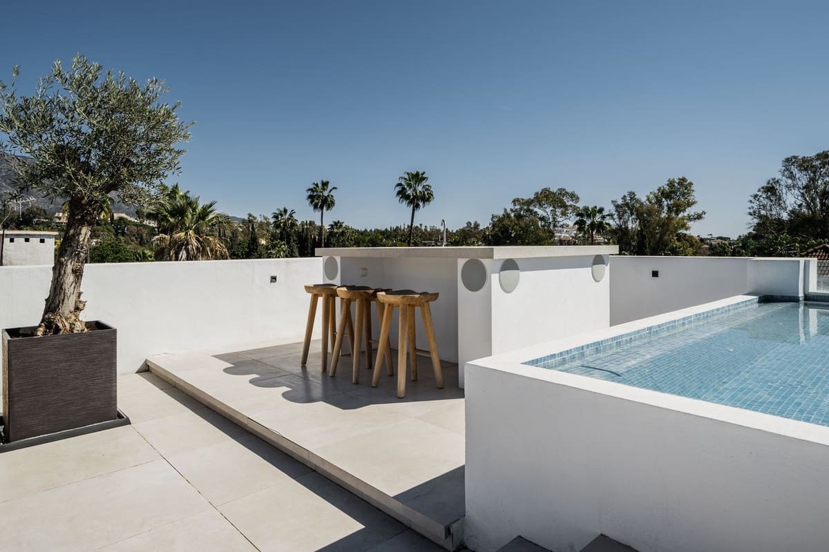 5 soveværelse Villa til salg i Nueva Andalucia med swimmingpool garage - € 2.295.000 (Ref: 7491315)
