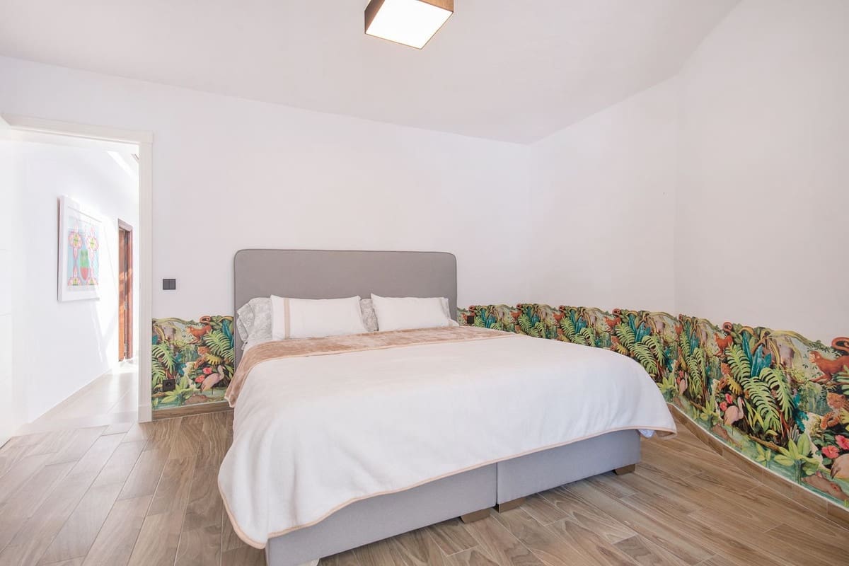 5 sypialnia Willa na sprzedaż w Marbella z basenem garażem - 2 295 000 € (Ref: 7546099)