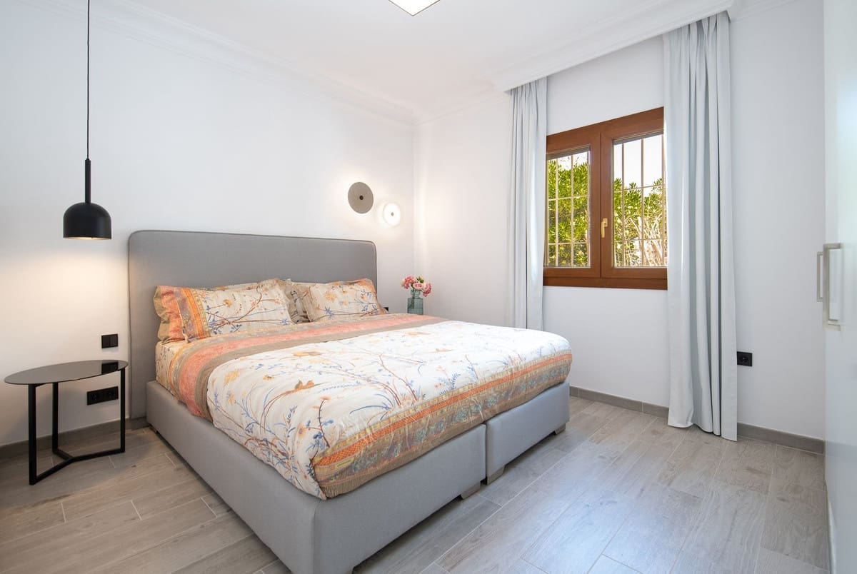 5 sypialnia Willa na sprzedaż w Marbella z basenem garażem - 2 295 000 € (Ref: 7546099)