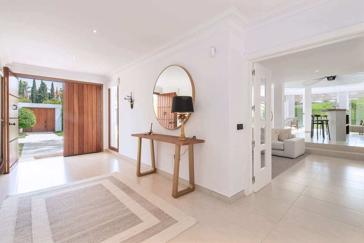 5 sypialnia Willa na sprzedaż w Marbella z basenem garażem - 2 295 000 € (Ref: 7546099)