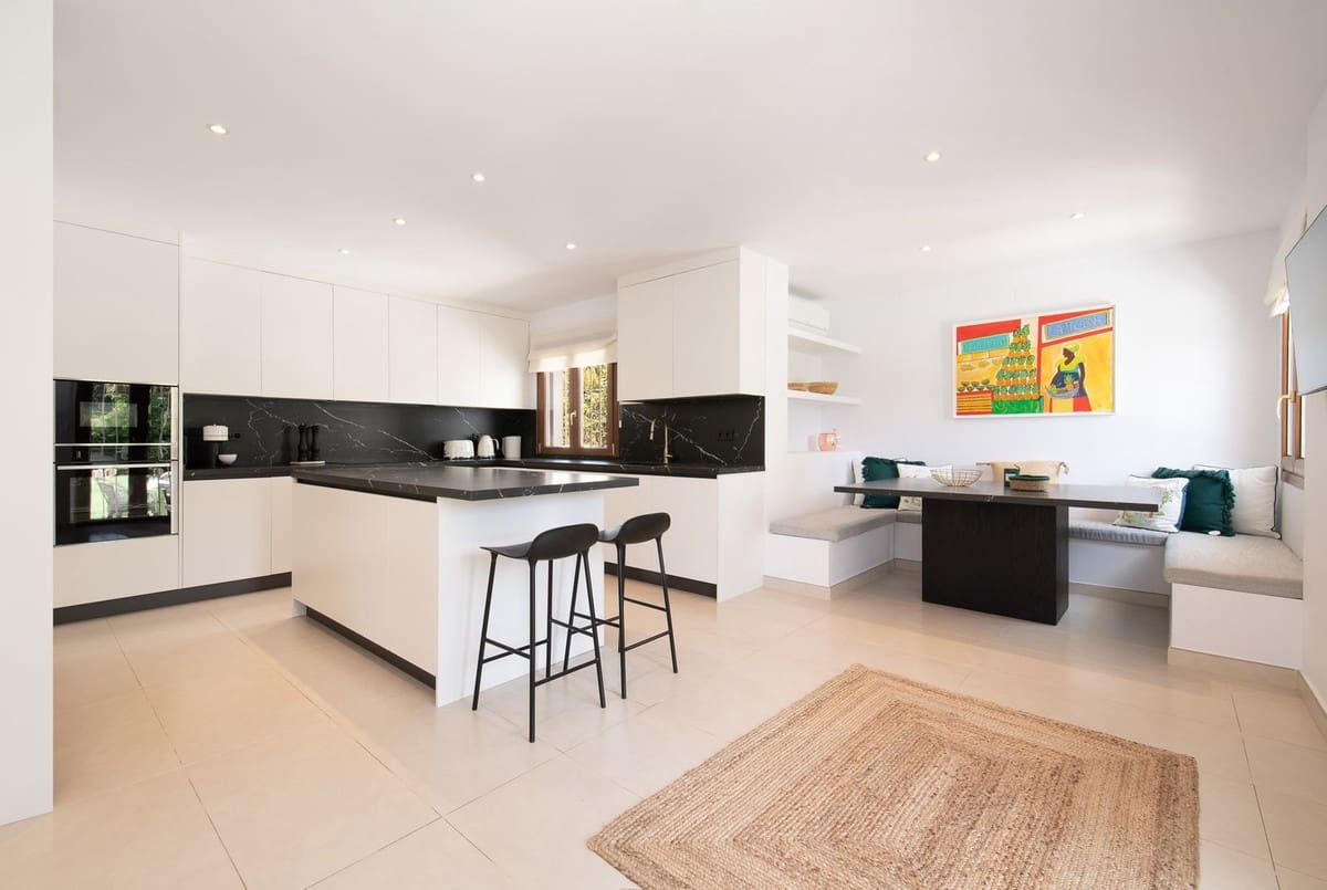 5 sypialnia Willa na sprzedaż w Marbella z basenem garażem - 2 295 000 € (Ref: 7546099)