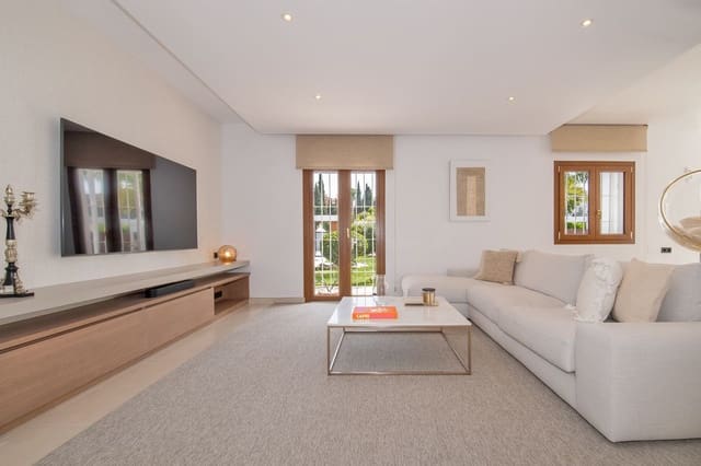 5 sypialnia Willa na sprzedaż w Marbella z basenem garażem - 2 295 000 € (Ref: 7546099)