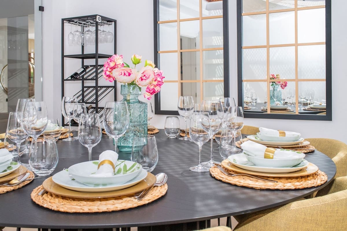 5 sypialnia Willa na sprzedaż w Marbella z basenem garażem - 2 295 000 € (Ref: 7546099)