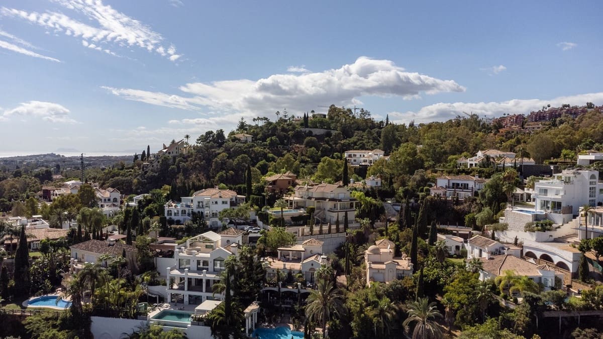 4 sypialnia Willa na sprzedaż w Benahavis z basenem garażem - 2 250 000 € (Ref: 7546103)