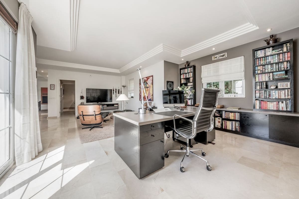 4 sypialnia Willa na sprzedaż w Benahavis z basenem garażem - 2 250 000 € (Ref: 7546103)