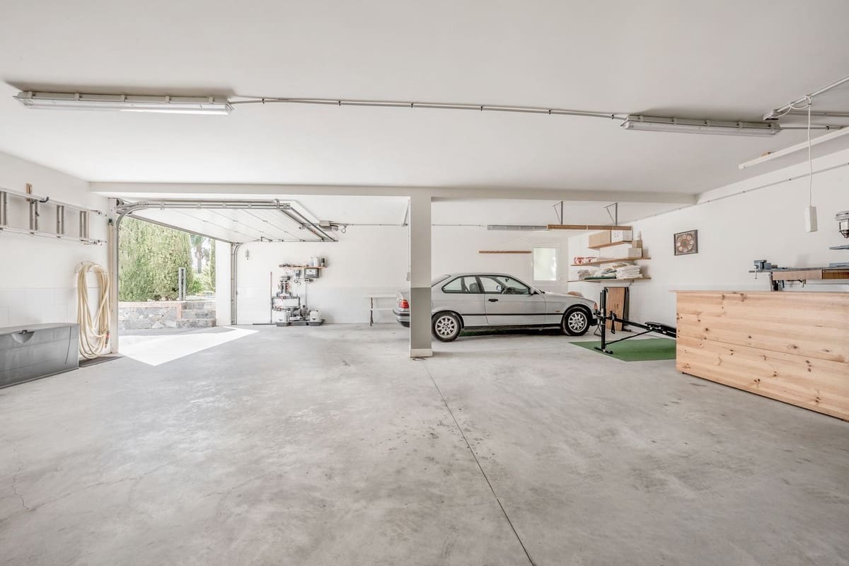 4 makuuhuone Huvila myytävänä paikassa Benahavis mukana uima-altaan 
autotalli - 2 250 000 € (Ref: 7546103)