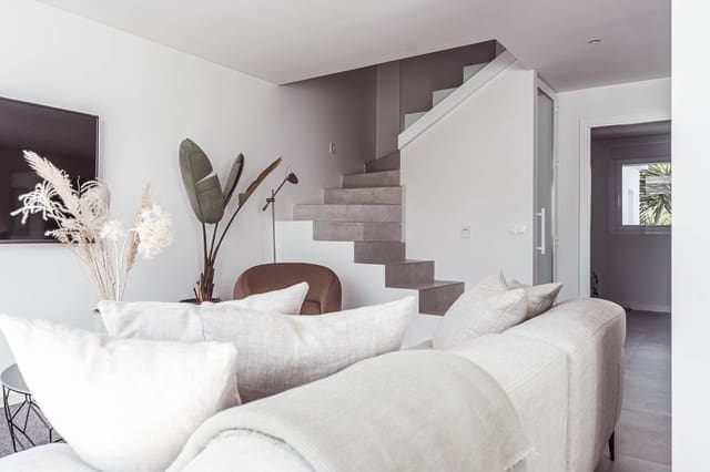 3 bedroom Townhouse for sale in Marbella with pool garage - € 895,000 (Ref: 7546116)