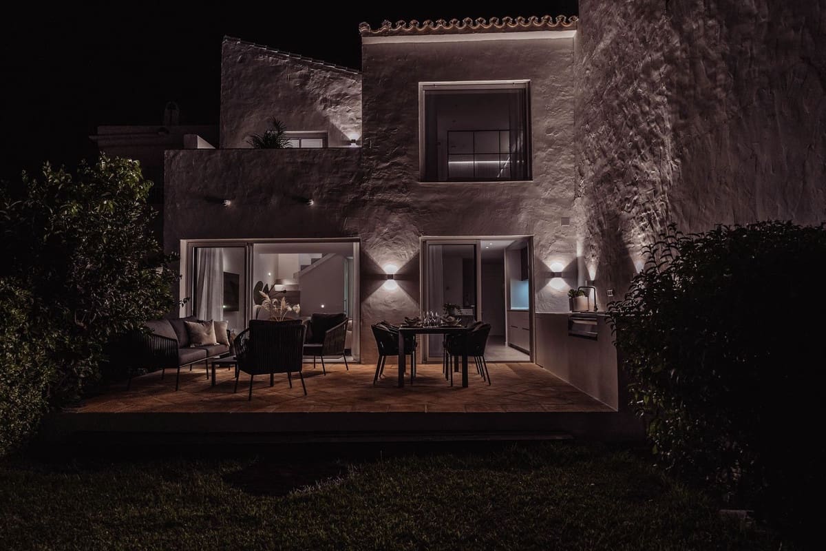 3 sypialnia Dom na sprzedaż w Marbella z basenem garażem - 895 000 € (Ref: 7546116)