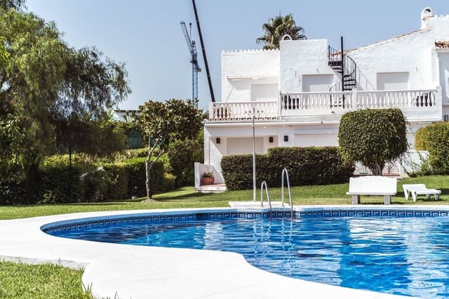 3 soveværelse Byhus til salg i Marbella med swimmingpool garage - € 895.000 (Ref: 7546116)
