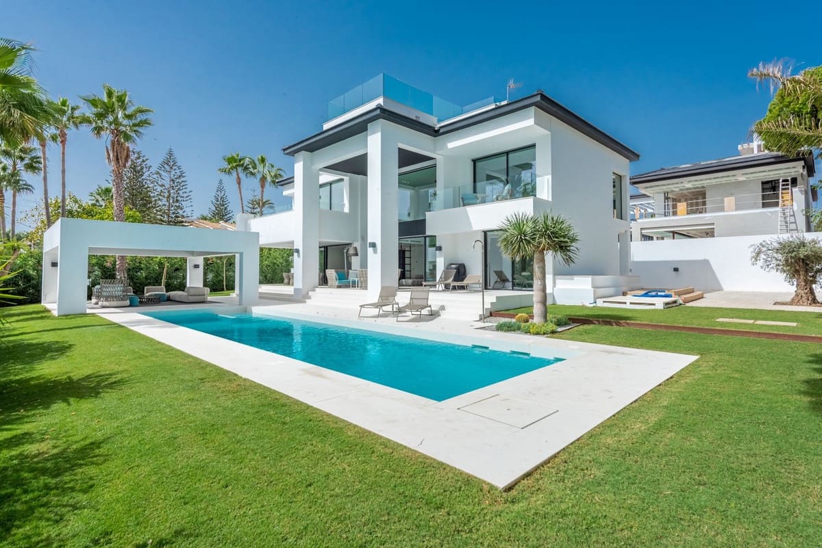 6 soverom Villa til salgs i Marbella med svømmebasseng garasje - € 5 490 000 (Ref: 7546136)