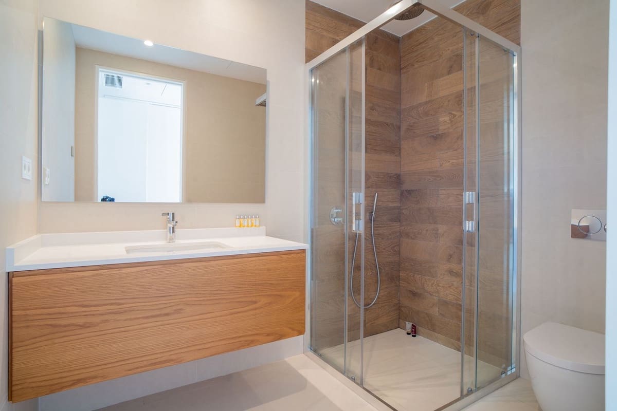 4 bedroom Villa for sale in Marbella with pool garage - € 2,990,000 (Ref: 7546139)