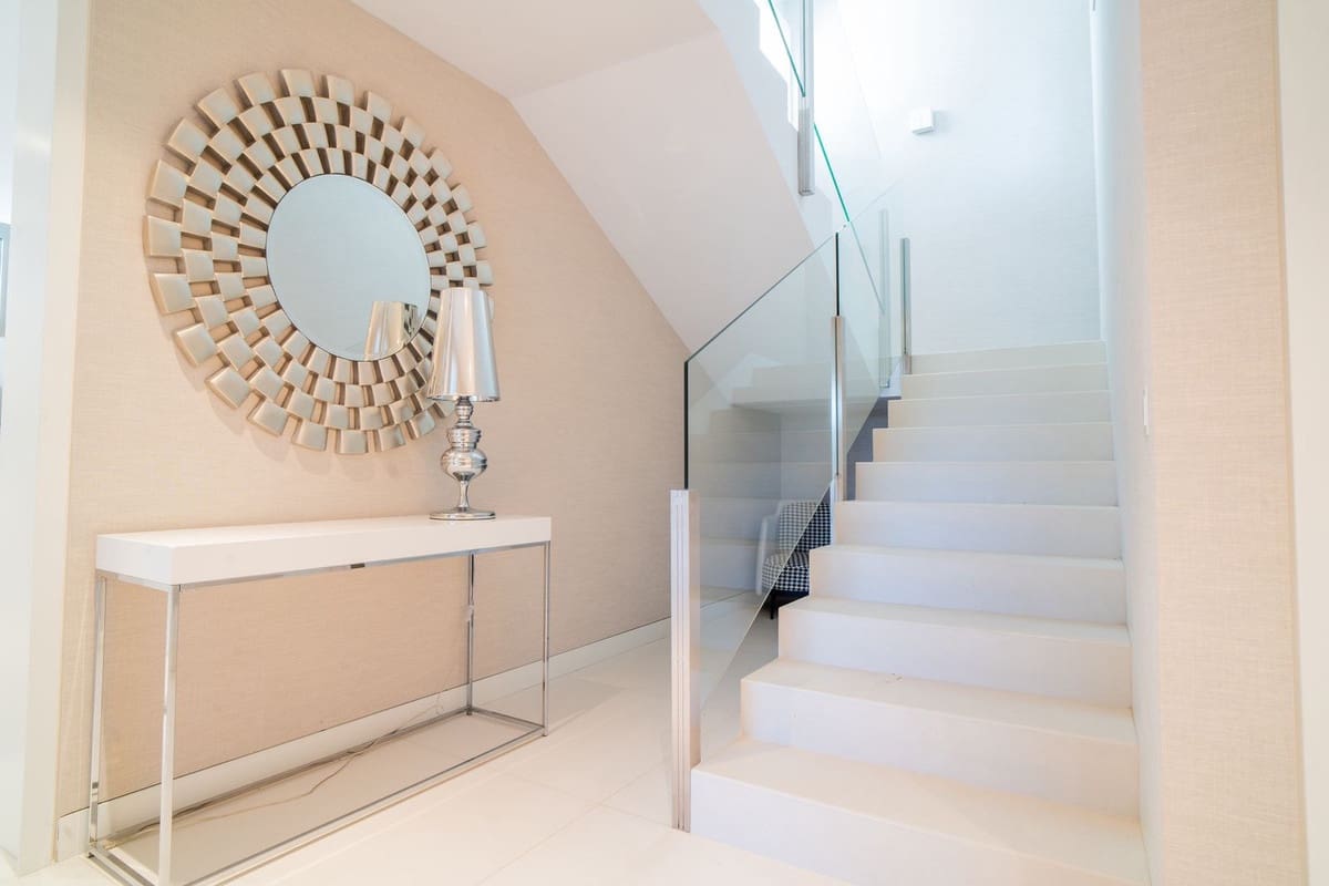 4 bedroom Villa for sale in Marbella with pool garage - € 2,990,000 (Ref: 7546139)