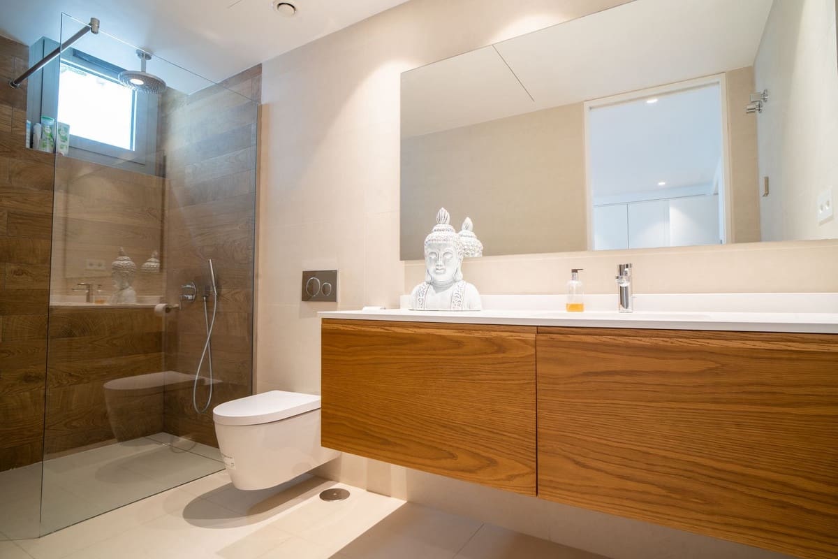 4 bedroom Villa for sale in Marbella with pool garage - € 2,990,000 (Ref: 7546139)