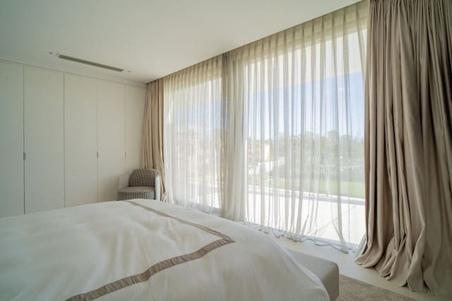 4 sypialnia Willa na sprzedaż w Marbella z basenem garażem - 2 990 000 € (Ref: 7546139)