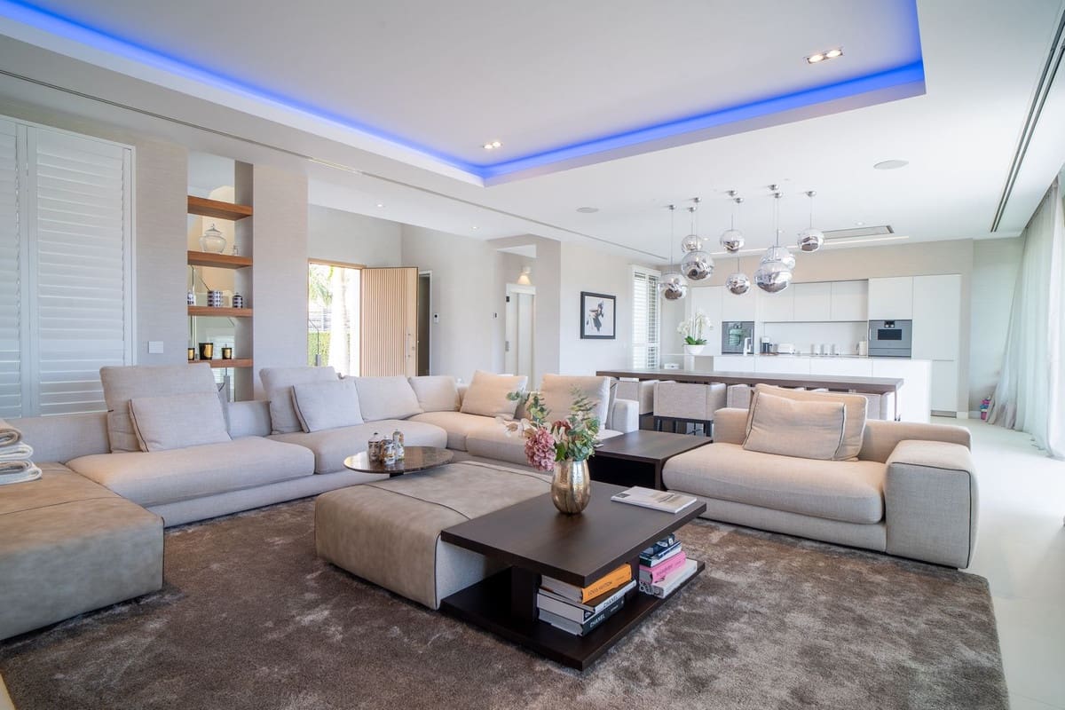 4 bedroom Villa for sale in Marbella with pool garage - € 2,990,000 (Ref: 7546139)