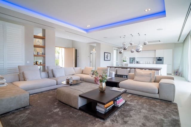 4 soveværelse Villa til salg i Marbella med swimmingpool garage - € 2.990.000 (Ref: 7546139)