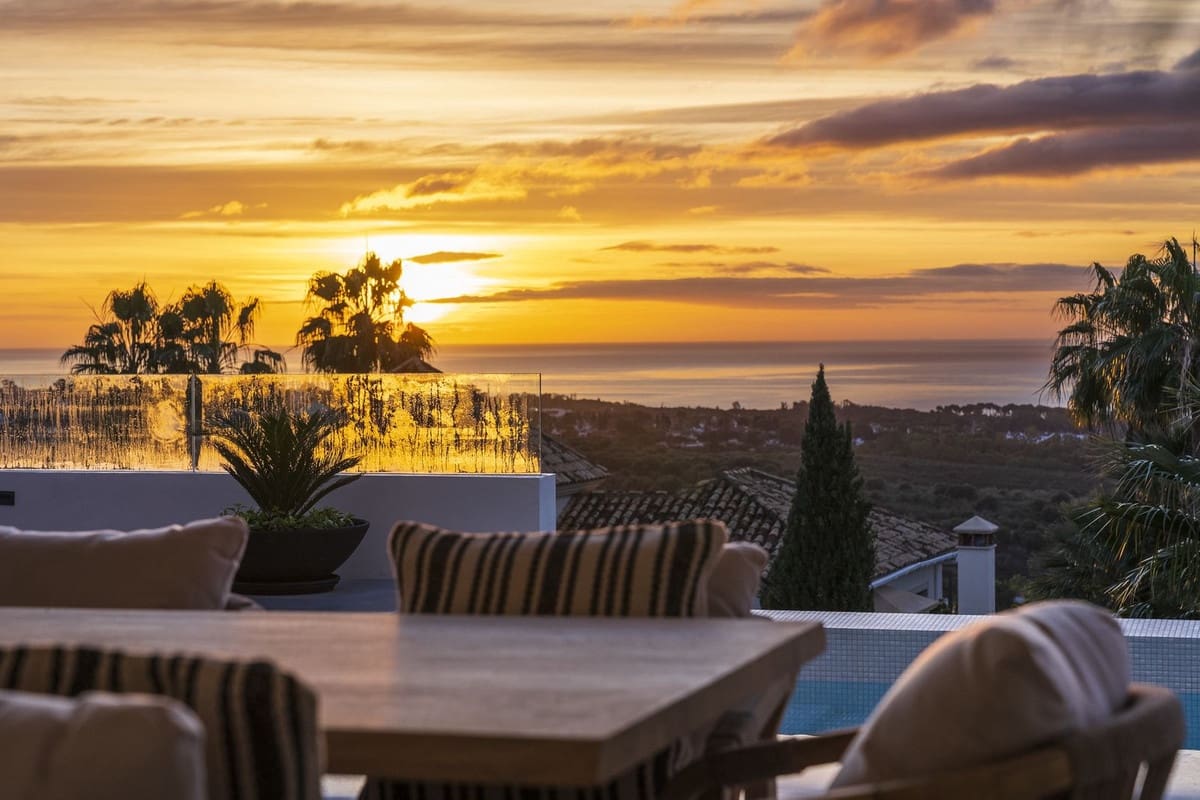 6 bedroom Villa for sale in Benahavis with pool garage - € 9,950,000 (Ref: 7546140)