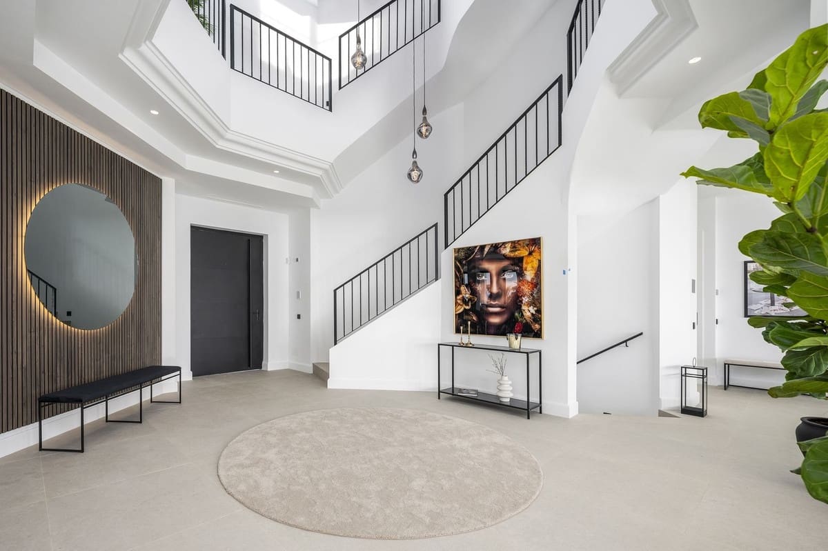 6 bedroom Villa for sale in Benahavis with pool garage - € 9,950,000 (Ref: 7546140)