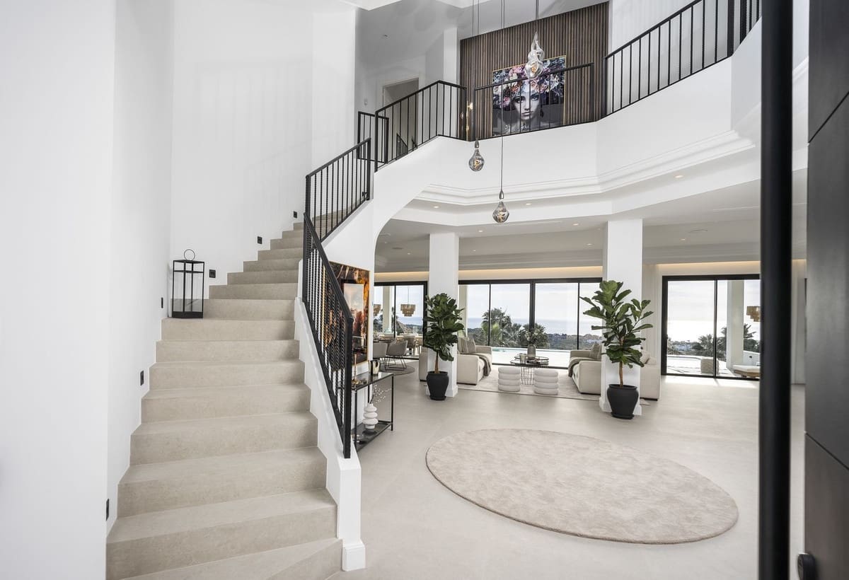 6 bedroom Villa for sale in Benahavis with pool garage - € 9,950,000 (Ref: 7546140)