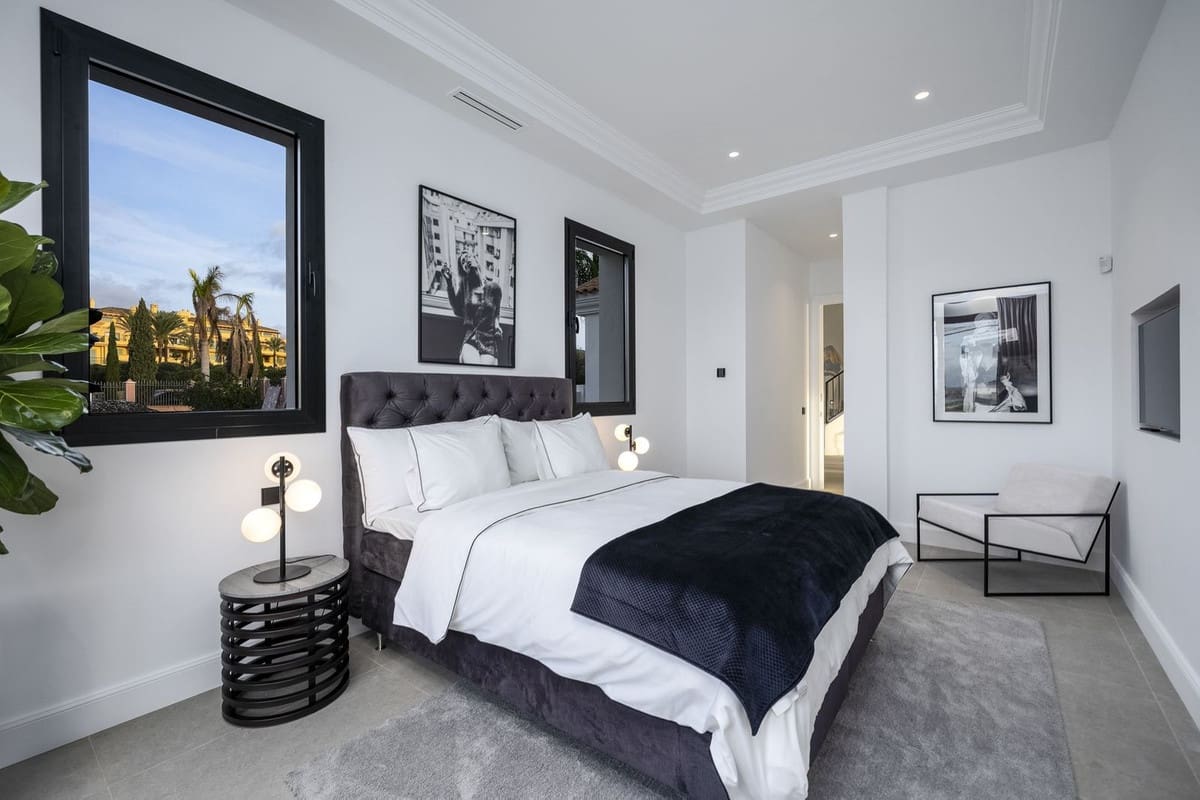 6 bedroom Villa for sale in Benahavis with pool garage - € 9,950,000 (Ref: 7546140)