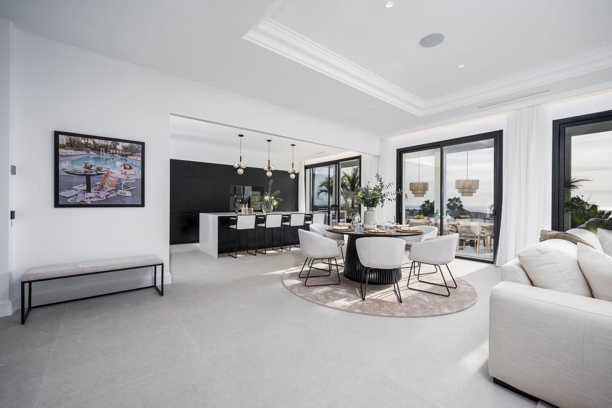 6 bedroom Villa for sale in Benahavis with pool garage - € 9,950,000 (Ref: 7546140)