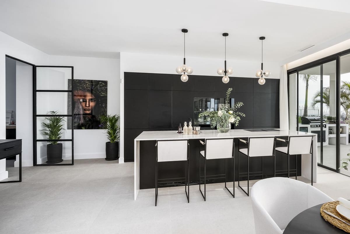 6 bedroom Villa for sale in Benahavis with pool garage - € 9,950,000 (Ref: 7546140)