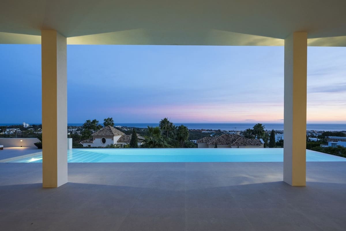 6 bedroom Villa for sale in Benahavis with pool garage - € 9,950,000 (Ref: 7546140)