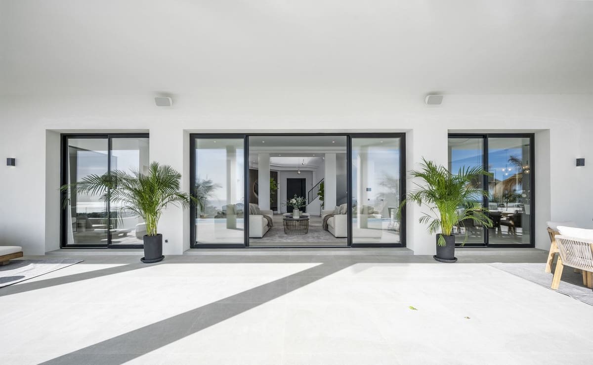 6 bedroom Villa for sale in Benahavis with pool garage - € 9,950,000 (Ref: 7546140)
