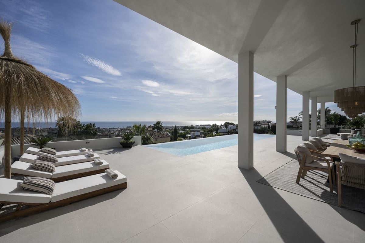 6 bedroom Villa for sale in Benahavis with pool garage - € 9,950,000 (Ref: 7546140)