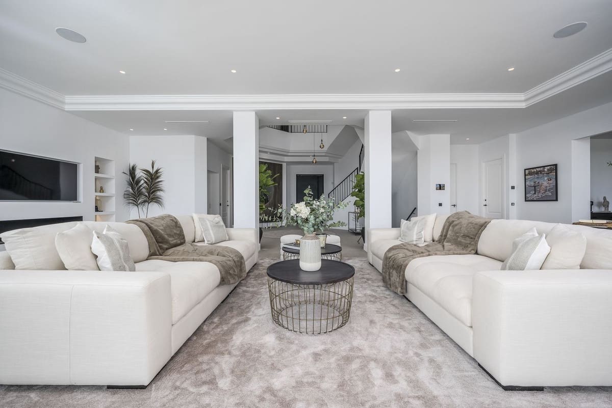 6 bedroom Villa for sale in Benahavis with pool garage - € 9,950,000 (Ref: 7546140)