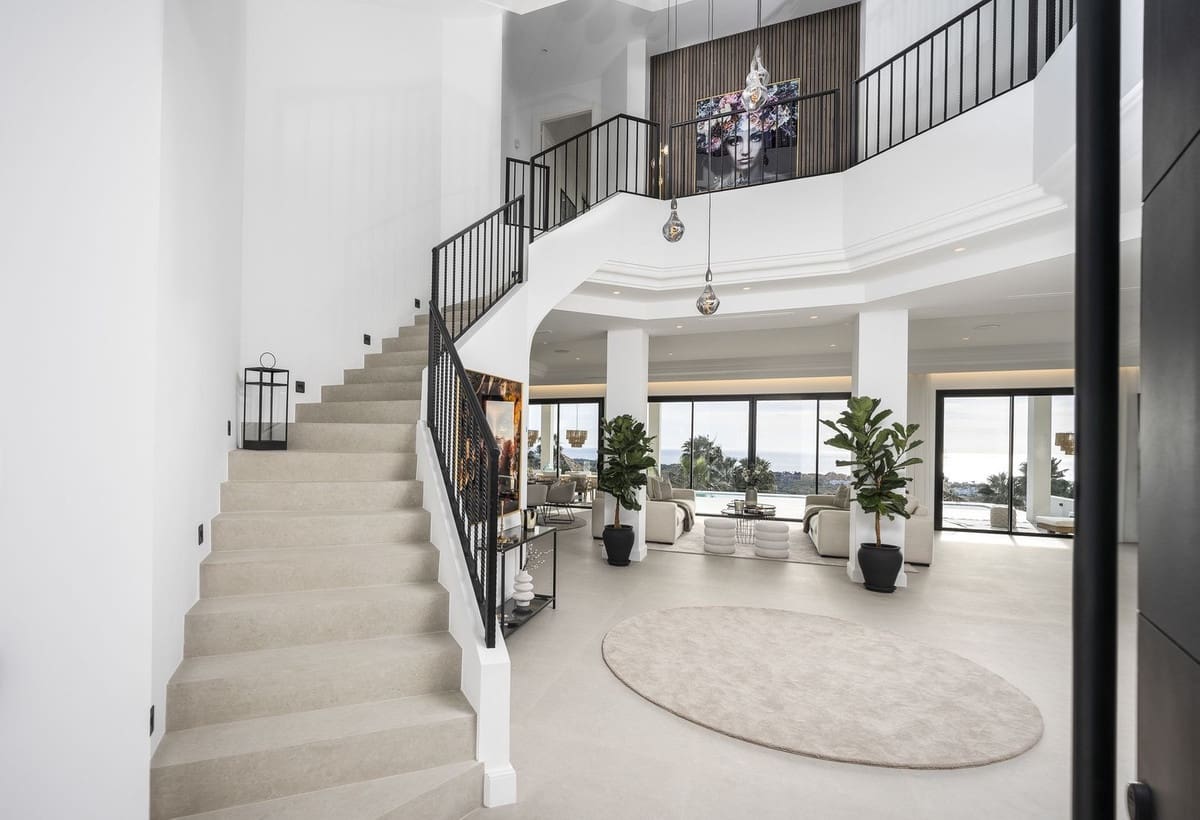 6 bedroom Villa for sale in Benahavis with pool garage - € 9,950,000 (Ref: 7546140)