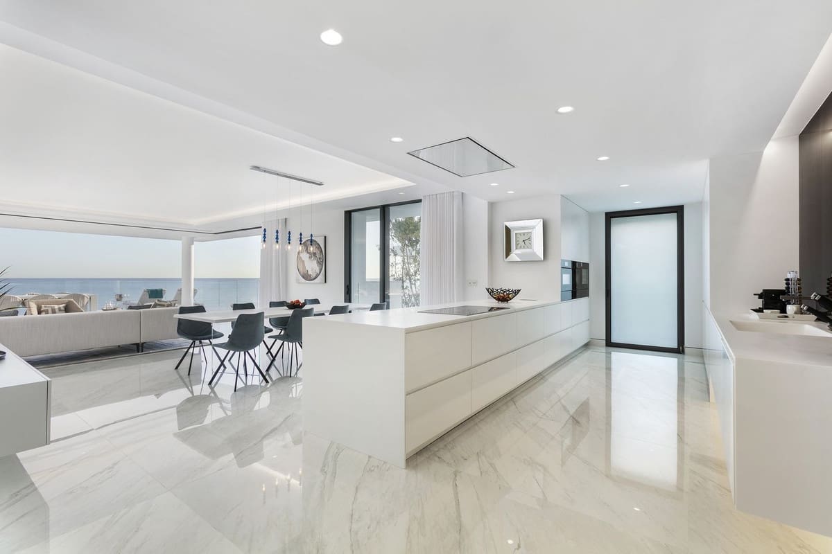 4 quarto Apartamento para venda em Estepona com piscina garagem - 3 695 000 € (Ref: 7546141)