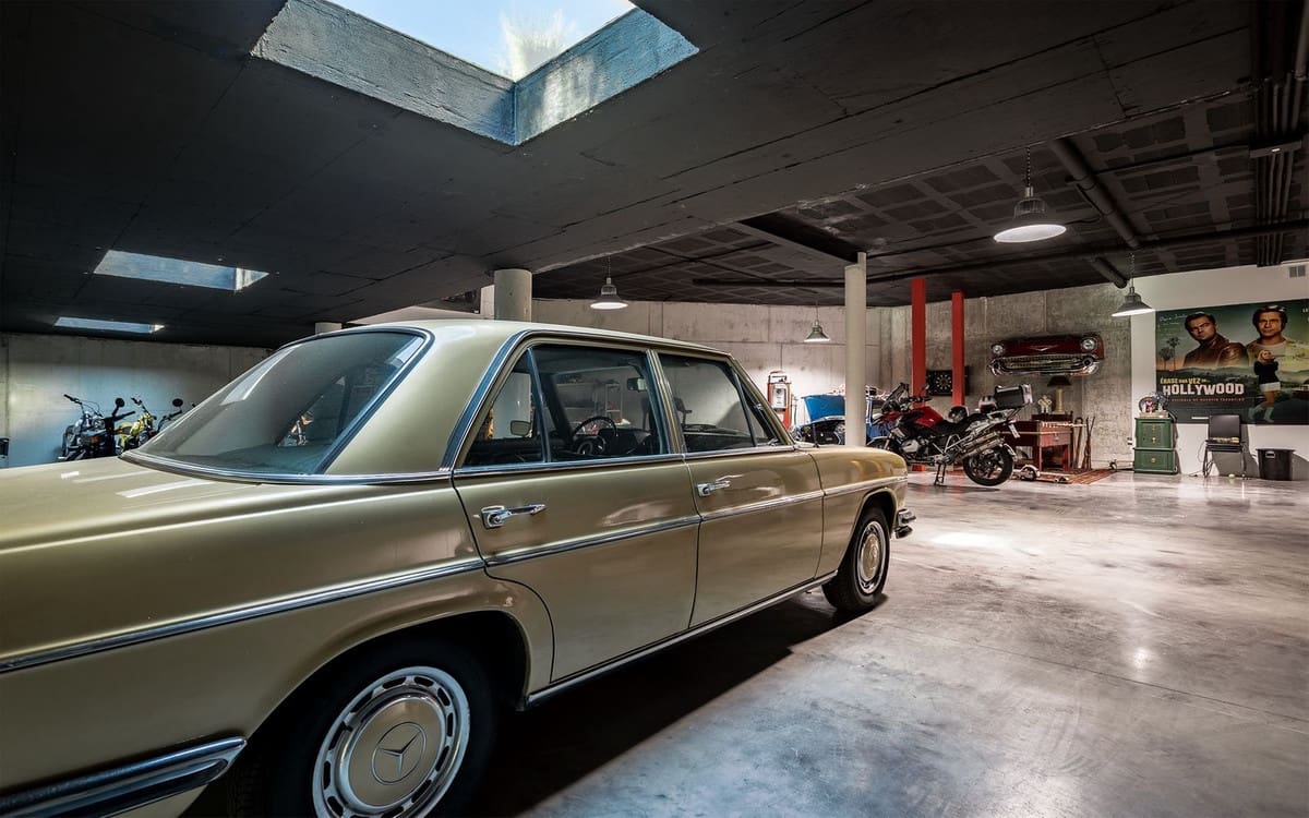 7 soverom Villa til salgs i Nueva Andalucia med svømmebasseng garasje - € 4 995 000 (Ref: 7546144)