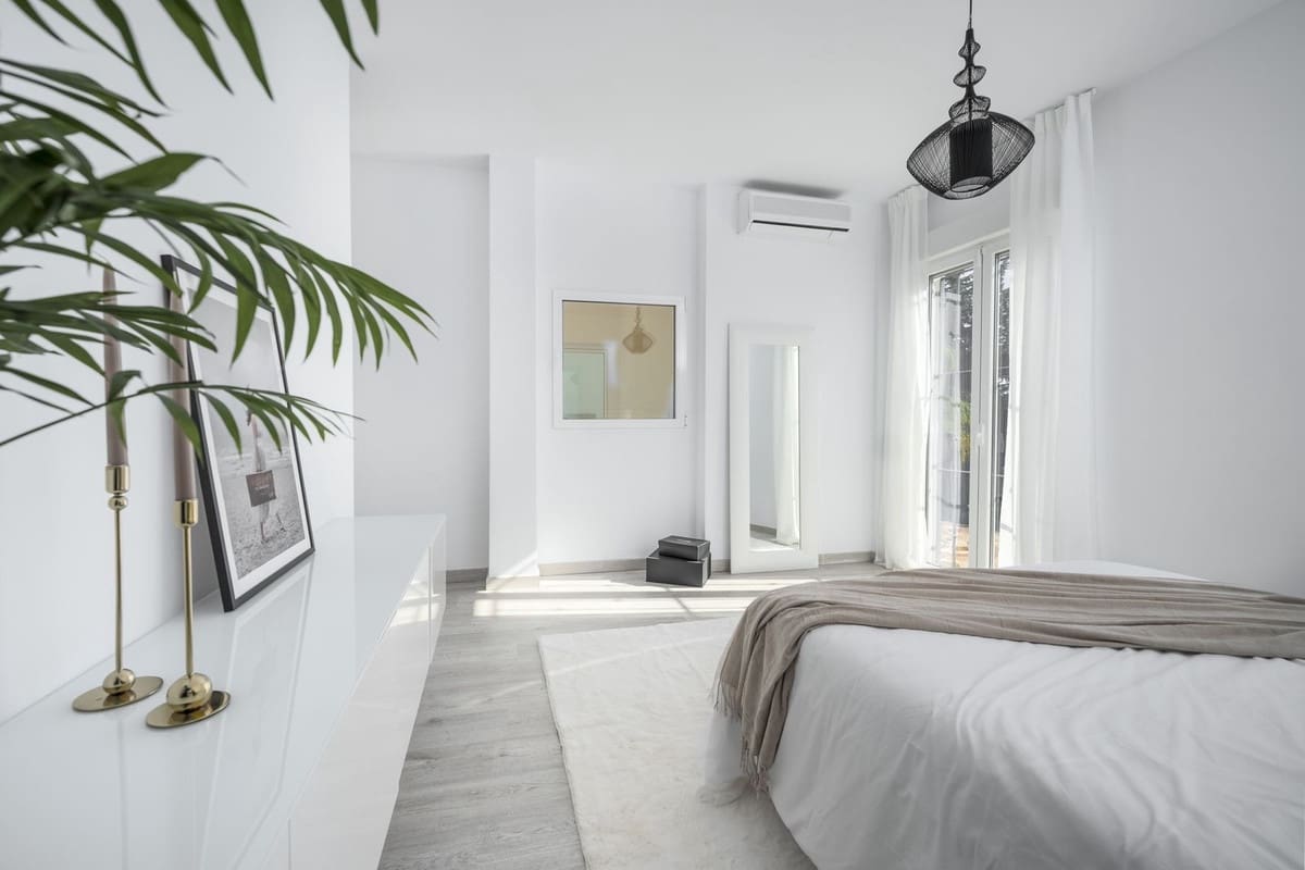 5 bedroom Villa for sale in Nueva Andalucia with pool garage - € 2,300,000 (Ref: 7546150)