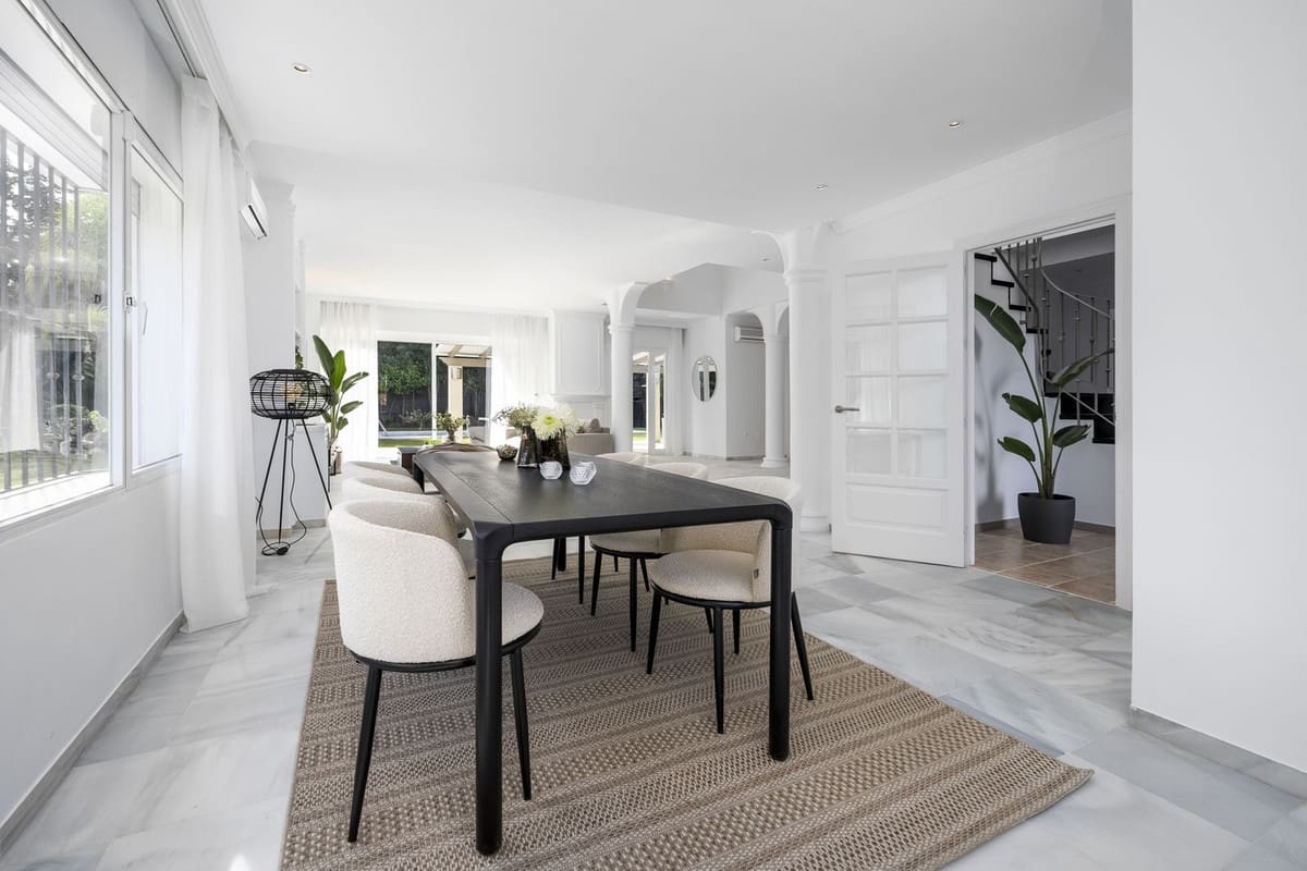 5 soveværelse Villa til salg i Nueva Andalucia med swimmingpool garage - € 2.300.000 (Ref: 7546150)