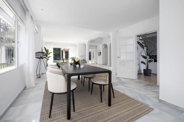 5 soveværelse Villa til salg i Nueva Andalucia, Marbella med swimmingpool garage - € 2.300.000 (Ref: 7546150)
