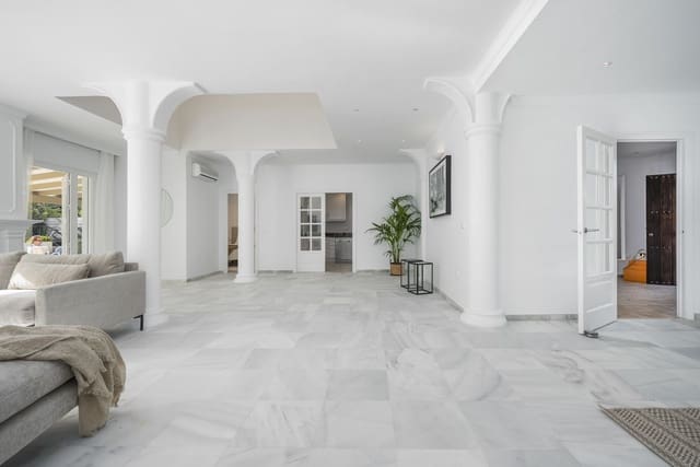 5 soveværelse Villa til salg i Nueva Andalucia, Marbella med swimmingpool garage - € 2.300.000 (Ref: 7546150)