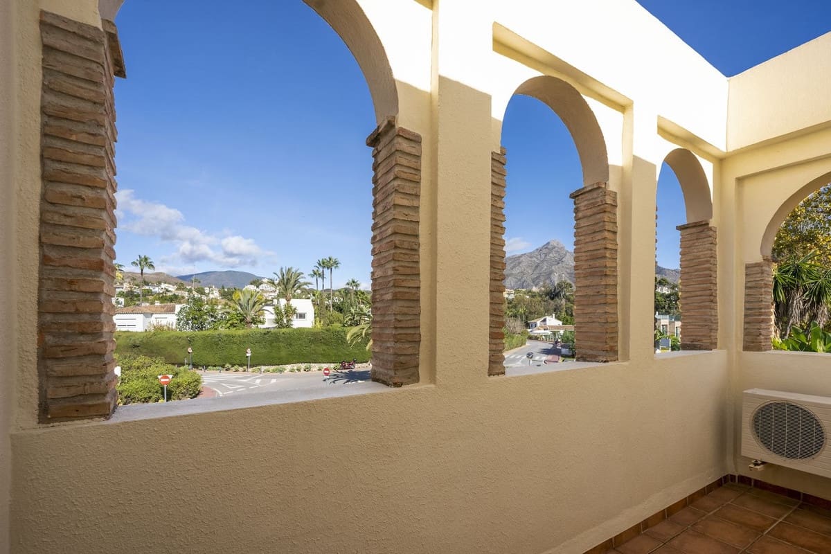 5 soveværelse Villa til salg i Nueva Andalucia med swimmingpool garage - € 2.300.000 (Ref: 7546150)