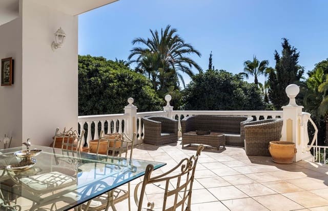 9 soverom Villa til salgs i La Cala de Mijas, Mijas med svømmebasseng garasje - € 2 249 000 (Ref: 7546162)