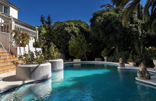 9 soverom Villa til salgs i La Cala de Mijas, Mijas med svømmebasseng garasje - € 2 249 000 (Ref: 7546162)