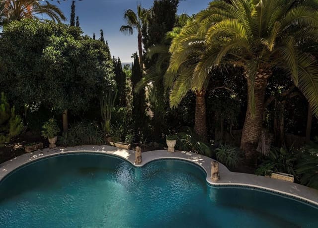 9 soverom Villa til salgs i La Cala de Mijas, Mijas med svømmebasseng garasje - € 2 249 000 (Ref: 7546162)