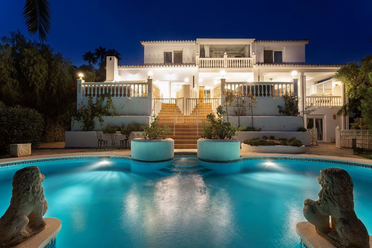 9 bedroom Villa for sale in La Cala de Mijas with pool garage - € 2,249,000 (Ref: 7546162)