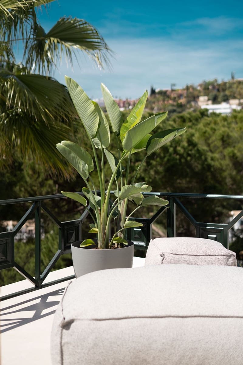 3 bedroom Penthouse for sale in La Quinta with pool garage - € 650,000 (Ref: 7546164)